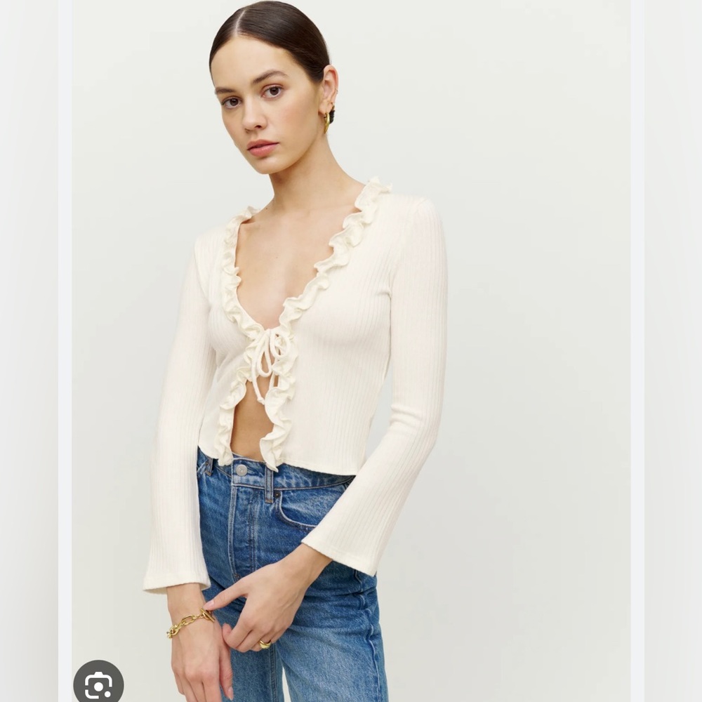 Reformation Gellar Ruffle Knit Top in Ivory, size small